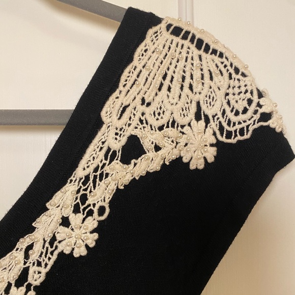 TOPSHOP Black knit sweater dress with deep V neck plus Lace and Pearl trim SZ 4 - Picture 3 of 5